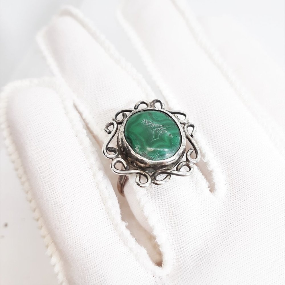Ring Malachite Gemstone With Bird In It Set In Ha… - image 5